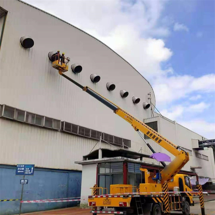 文安县高空作业车出租服务：专业广告牌安装解决方案