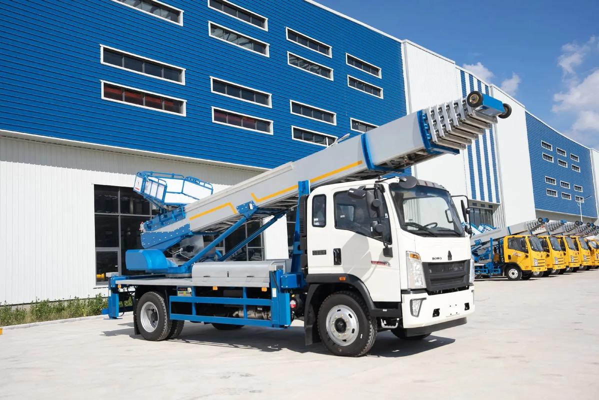 文安县出租云梯车高空作业车 建筑垃圾搬运